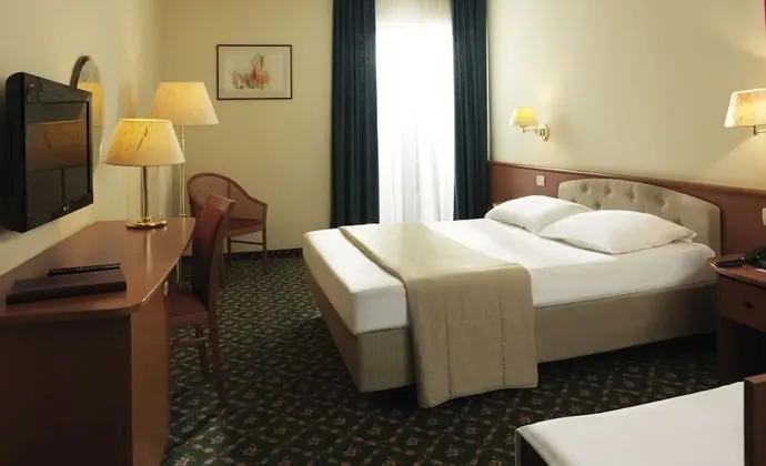 Family Oda, 1 Çift Kişilik Yatak ve Çekyat