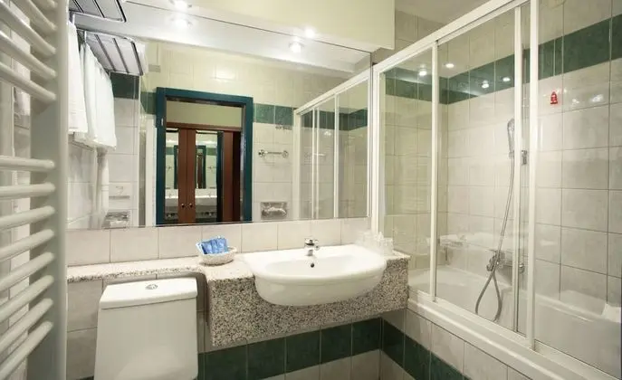 Family Oda, 1 Çift Kişilik Yatak ve Çekyat