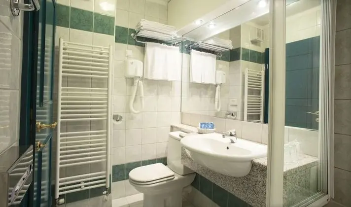 Family Oda, 1 Çift Kişilik Yatak ve Çekyat