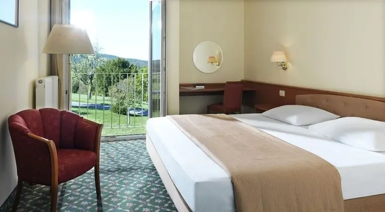 Tek Büyük veya İki Ayrı Yataklı Oda, 1 Çift Kişilik Yatak