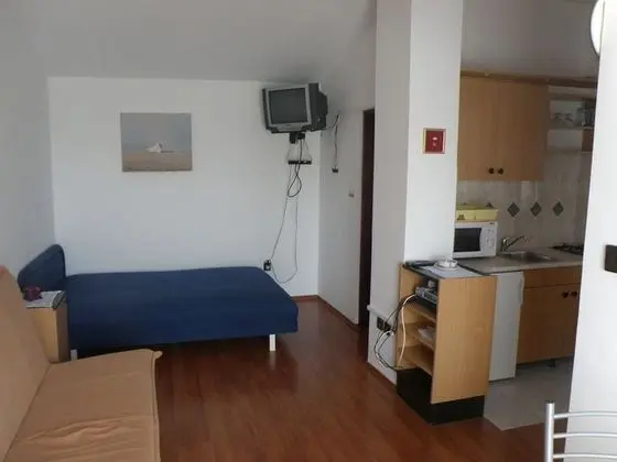 Apart Daire (Maestro - 30m from the beach & parkin)
