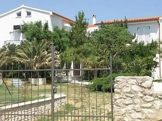 Apart Daire (Maestro - 30m from the beach & parkin)