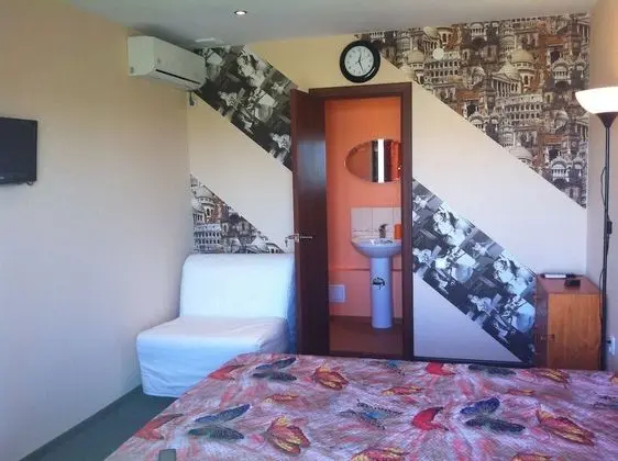 Standard Tek Büyük veya İki Ayrı Yataklı Oda (Extra bed)