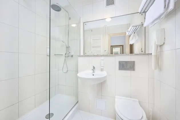 Comfort Tek Büyük Yataklı Oda