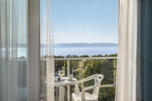 Superior junior suite with seaside balcony