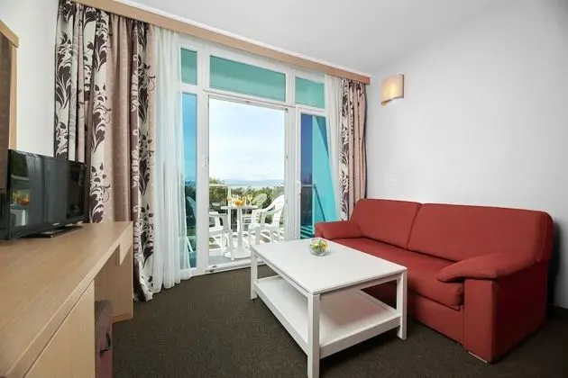 Superior junior suite with seaside balcony
