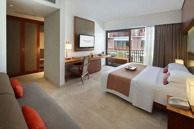 Deluxe Room Pool View Double Bed with Daily Cocktails or Beers