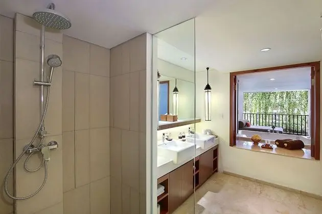 Deluxe Süit, Havuz Manzaralı (with Spa Bath)