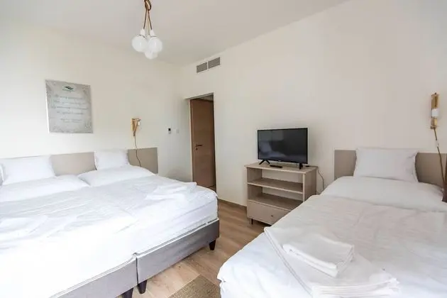 Üç Kişilik Oda, Göl Manzaralı