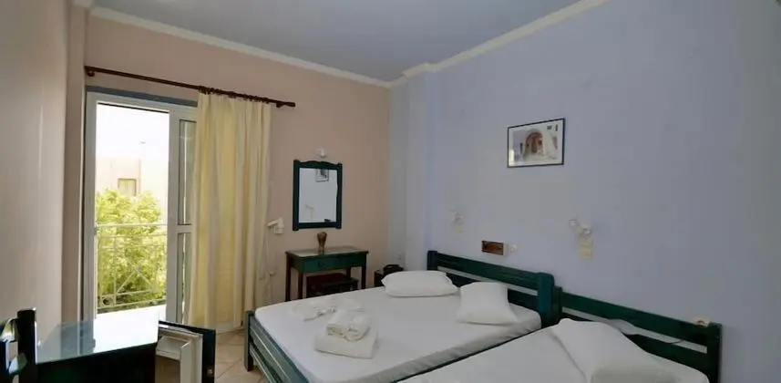 Üç Kişilik Oda, Deniz Manzaralı