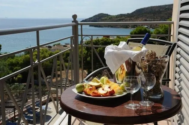 Üç Kişilik Oda, Deniz Manzaralı