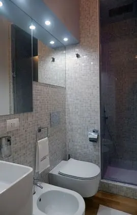 Design Tek Büyük Yataklı Oda, Özel Banyo (External)