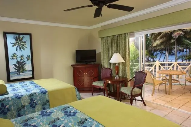 Deluxe Oda, Okyanusa Sıfır (2 Double Beds)