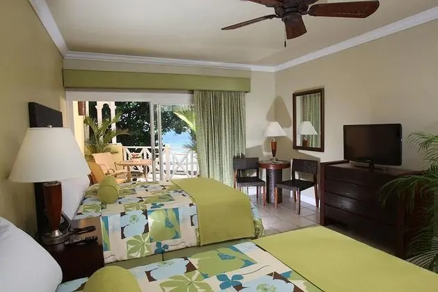 Deluxe Oda, Okyanusa Sıfır (2 Double Beds)