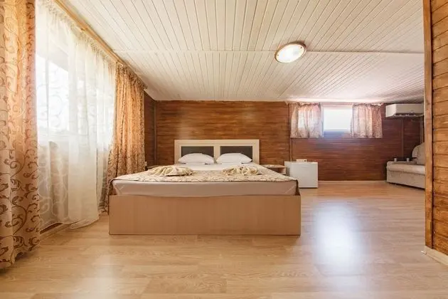Standard Üç Kişilik Oda, Kısmi Deniz Manzaralı, Köşe