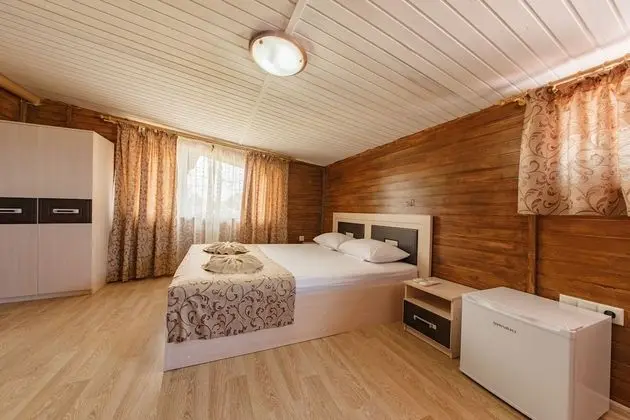 Standard Üç Kişilik Oda, Kısmi Deniz Manzaralı, Köşe