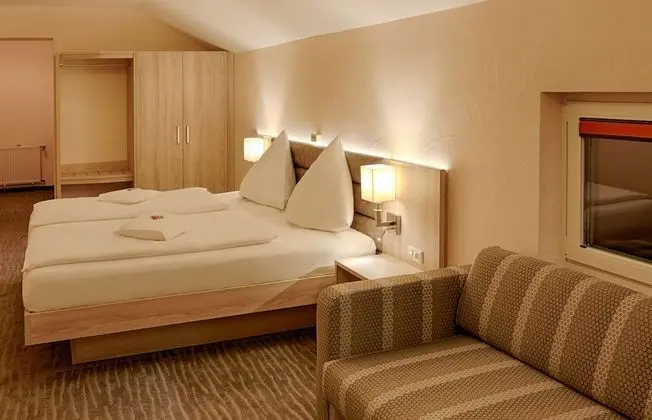 Comfort Tek Büyük Yataklı Oda