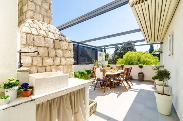 Deluxe Apart Daire, Bahçe Manzaralı