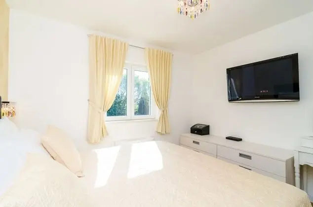 Deluxe Apart Daire, Bahçe Manzaralı