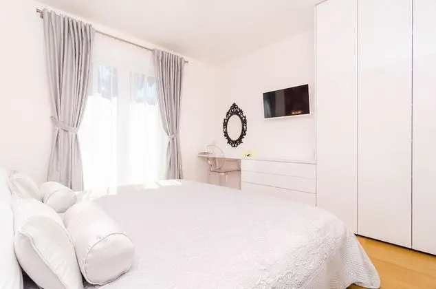 Deluxe Apart Daire, Bahçe Manzaralı