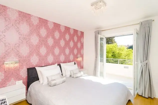 Deluxe Apart Daire, Bahçe Manzaralı