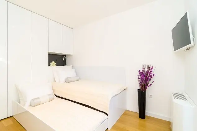 Deluxe Apart Daire, Bahçe Manzaralı