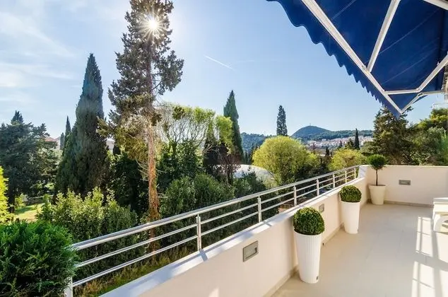 Deluxe Apart Daire, Bahçe Manzaralı