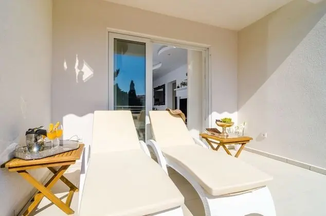 Deluxe Apart Daire, Bahçe Manzaralı