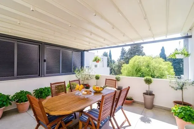 Deluxe Apart Daire, Bahçe Manzaralı