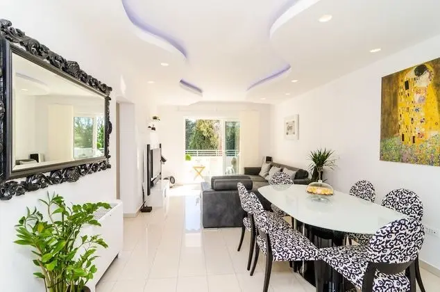 Deluxe Apart Daire, Bahçe Manzaralı