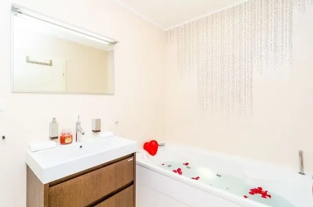 Deluxe Apart Daire, Bahçe Manzaralı