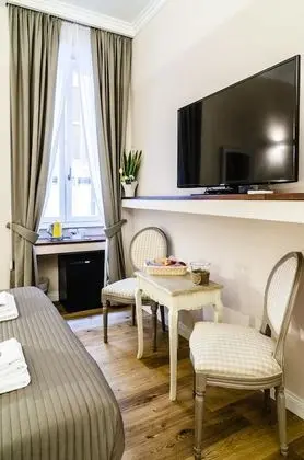 Comfort Tek Büyük Yataklı Oda