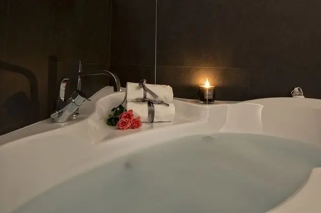 Deluxe Tek Büyük Yataklı Oda, Jakuzi