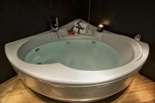 Deluxe Tek Büyük Yataklı Oda, Jakuzi