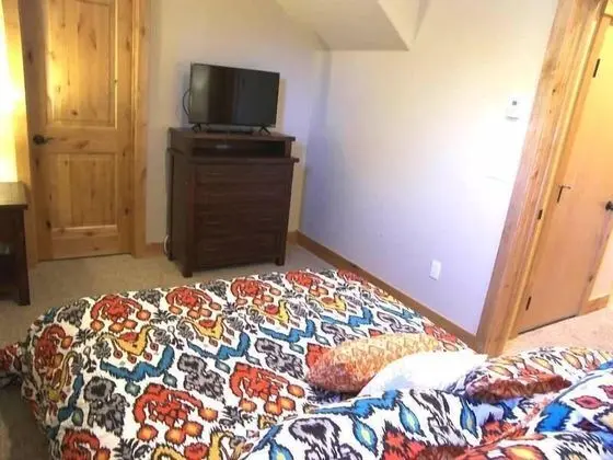 Kulübe, 3 Yatak Odası, Dağ Manzaralı (Maggie TwnHm 3Bd 3Bath, HTJW)