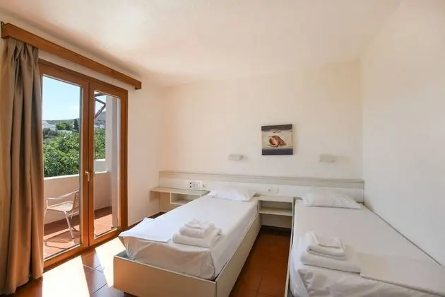 One Bedroom Apartment Upper Floor
