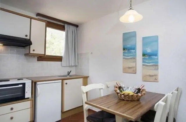 One Bedroom Apartment Upper Floor
