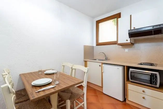 One Bedroom Apartment Upper Floor