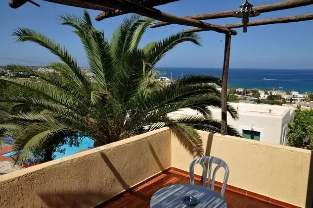 One Bedroom Apartment Upper Floor