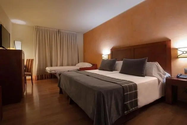 Üç Kişilik Oda (2 Adults + 1 Child)