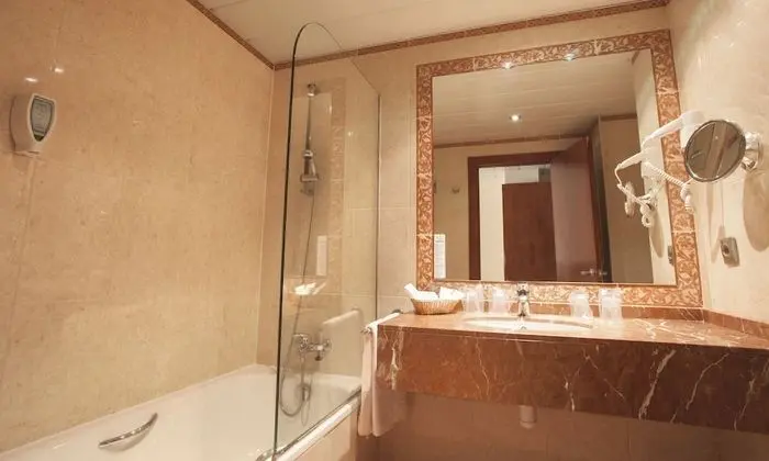 Üç Kişilik Oda (2 Adults + 1 Child)