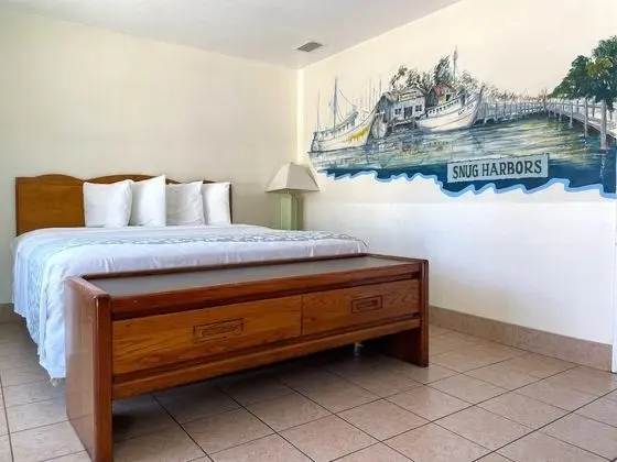 Deluxe 2 Room Suite with Two Queen Beds and Kitchen