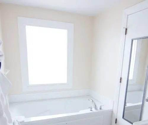 Deluxe Room with King Bed, Limited Ocean View, Balcony and Whirlpool Spa Tub