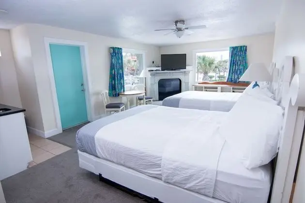 Deluxe Room with Two Queen Beds, Whirlpool Spa Tub
