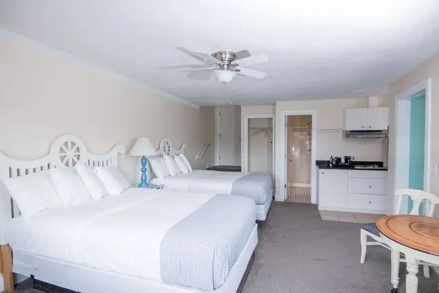 Deluxe Room with Two Queen Beds, Whirlpool Spa Tub