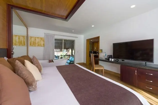 Master Suite with Buffet Breakfast and Spa Access