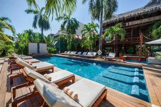 Two Double Beds with Buffet Breakfast, Spa Access and Daily Massage for Couples