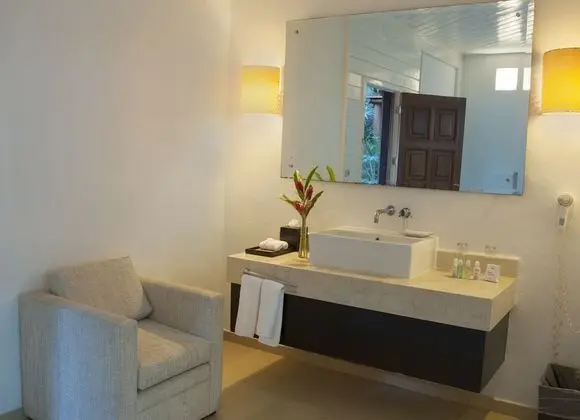 Two Double Beds with Buffet Breakfast, Spa Access and Daily Massage for Couples