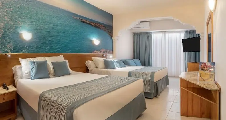 Tek Büyük Yataklı Oda (2 adultos + 2 niños)