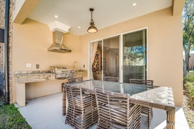 Ev (Magic Village Resort Property 2 Mins )